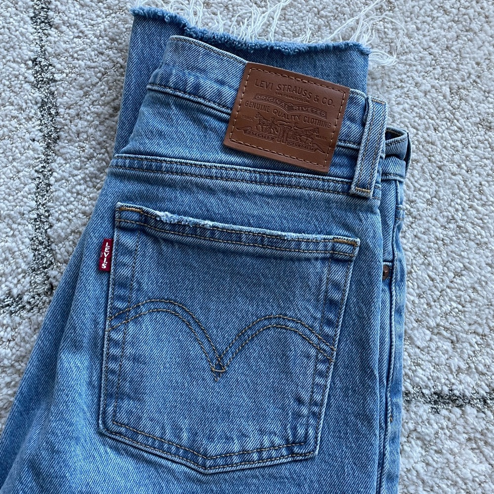 Levi’s Wedgie Straight